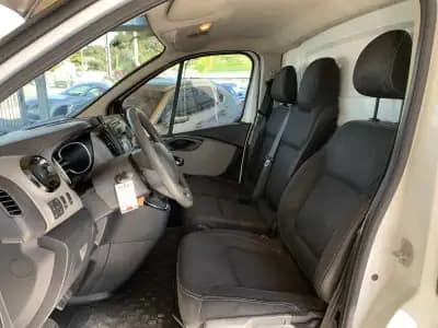 Sell Nissan NV300 2017 - 13500 EUR, 203327 km - AUTO.MOTO.pt