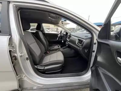 Vendo Kia Stonic 2022 - 13750 EUR, 81000 km - AUTO.MOTO.pt