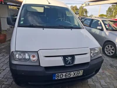 Sell Citroën C4 2017 - 9900 EUR, 89000 km - AUTO.MOTO.pt