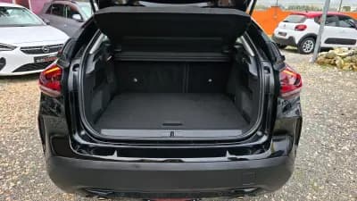 Vendo Citroën C4 2023 - 17950 EUR, 21950 km - AUTO.MOTO.pt