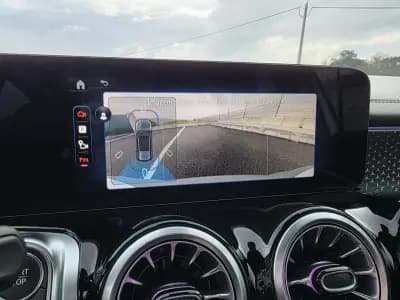 Sell Mercedes-Benz EQB 2025 - 65000 EUR, 20000 km - AUTO.MOTO.pt