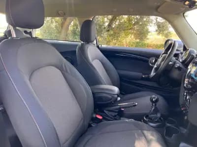 Vendo MINI Cooper 2023 - 23995 EUR, 20000 km - AUTO.MOTO.pt