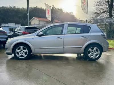 Vendo Opel Astra 2007 - 3999 EUR, 220000 km - AUTO.MOTO.pt