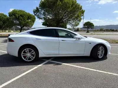 Vendo Tesla Model S 2015 - 27500 EUR, 162000 km - AUTO.MOTO.pt