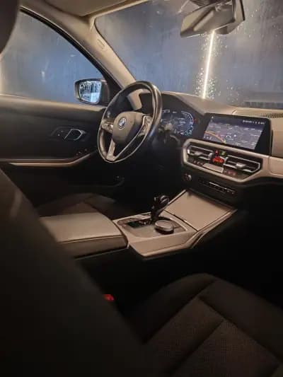 Vendo BMW 320 2021 - 26750 EUR, 123834 km - AUTO.MOTO.pt