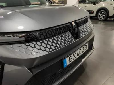 Vendo Renault Scénic E-Tech 2024 - 40990 EUR, 9000 km - AUTO.MOTO.pt