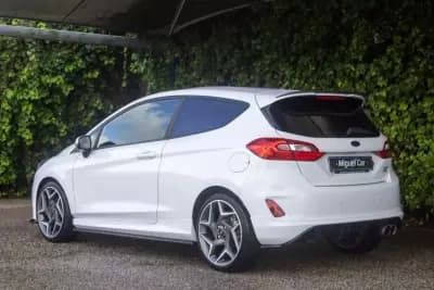 Vendo Ford Fiesta 2019 - 19900 EUR, 110400 km - AUTO.MOTO.pt