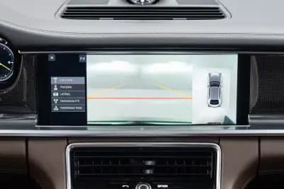 Sell Porsche Panamera Sport Turismo 2018 - 69950 EUR, 133000 km - AUTO.MOTO.pt