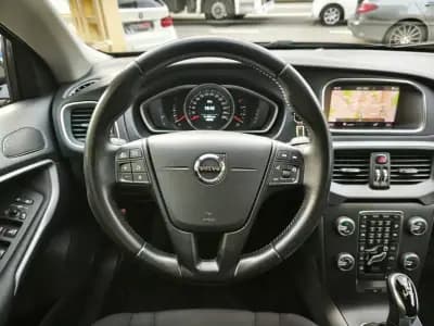 Sell Volvo V40 Cross Country 2017 - 18500 EUR, 100000 km - AUTO.MOTO.pt