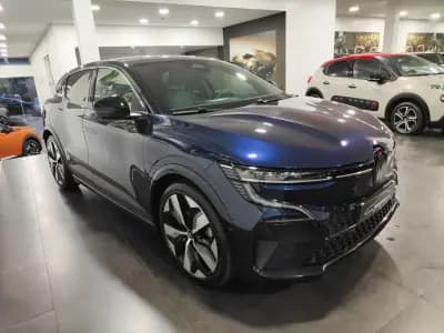 Vendo Renault Mégane E-Tech 2023 - 26500 EUR, 45000 km - AUTO.MOTO.pt