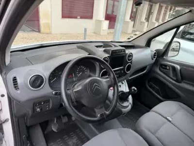Vendo Citroën Berlingo 2015 - 8900 EUR, 221000 km - AUTO.MOTO.pt
