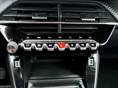 Vendo Peugeot 2008 2022 - 18900 EUR, 91000 km - AUTO.MOTO.pt