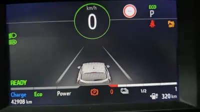 Vendo Opel Corsa-e 2022 - 17990 EUR, 42000 km - AUTO.MOTO.pt