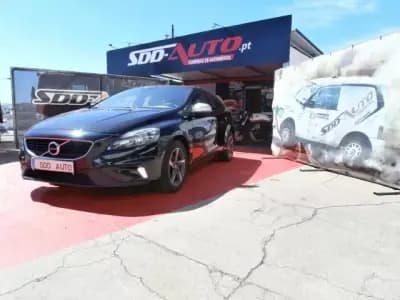 Vendo Volvo V40 2017 - 16800 EUR, 170641 km - AUTO.MOTO.pt