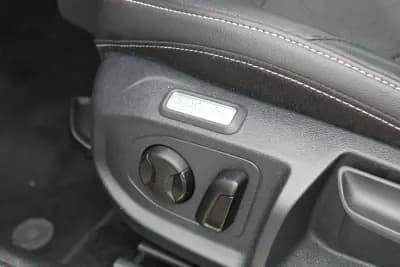 Vendo Volkswagen Arteon 2021 - 25990 EUR, 155000 km - AUTO.MOTO.pt