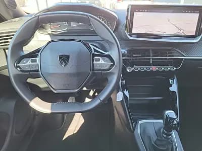 Vendo Peugeot 2008 2024 - 20700 EUR, 24657 km - AUTO.MOTO.pt
