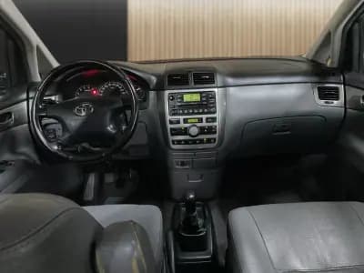 Sell Toyota Avensis Verso 2003 - 6450 EUR, 273631 km - AUTO.MOTO.pt