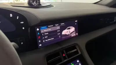 Vendo Porsche Taycan 2024 - 82000 EUR, 38405 km - AUTO.MOTO.pt