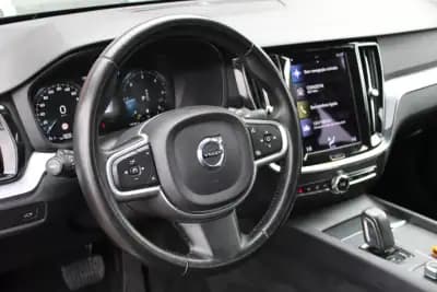 Vendo Volvo V60 2021 - 24990 EUR, 154000 km - AUTO.MOTO.pt