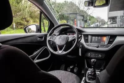 Vendo Opel Crossland X 2020 - 11980 EUR, 87391 km - AUTO.MOTO.pt