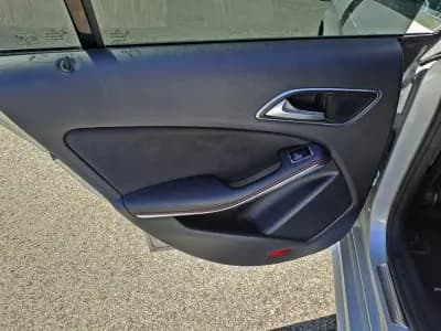 Vendo Mercedes-Benz CLA 180 2016 - 17490 EUR, 178000 km - AUTO.MOTO.pt