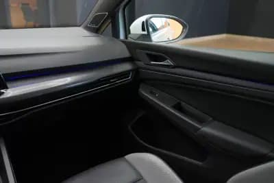 Vendo Volkswagen Golf 2021 - 34970 EUR, 88000 km - AUTO.MOTO.pt