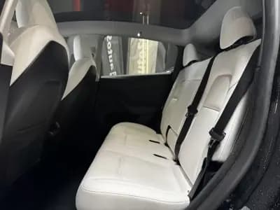 Vendo Tesla Model Y 2024 - 43990 EUR, 35600 km - AUTO.MOTO.pt