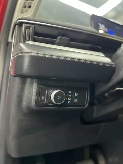 Vendo Ford Mustang Mach-E 2021 - 24999 EUR, 140000 km - AUTO.MOTO.pt