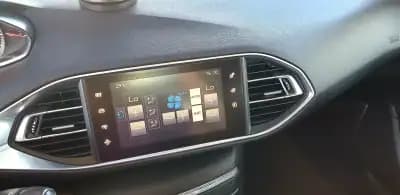 Vendo Peugeot 308 2016 - 10990 EUR, 162027 km - AUTO.MOTO.pt