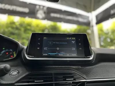 Vendo Peugeot e-2008 2023 - 22500 EUR, 46500 km - AUTO.MOTO.pt