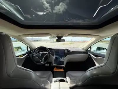 Vendo Tesla Model S 2015 - 27500 EUR, 162000 km - AUTO.MOTO.pt