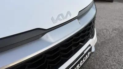 Vendo Kia Sportage 2024 - 34990 EUR, 5360 km - AUTO.MOTO.pt