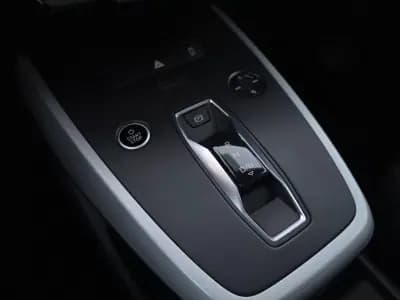 Vendo Audi Q4 e-tron 2022 - 36990 EUR, 56000 km - AUTO.MOTO.pt