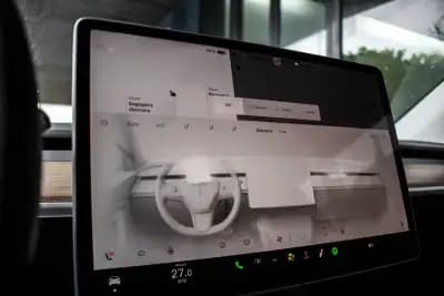 Sell Tesla Model Y 2023 - 37990 EUR, 39034 km - AUTO.MOTO.pt