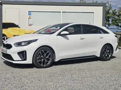 Vendo Kia ProCeed 2020 - 17400 EUR, 119400 km - AUTO.MOTO.pt