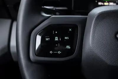 Vendo Ford Explorer 2024 - 39990 EUR, 15628 km - AUTO.MOTO.pt