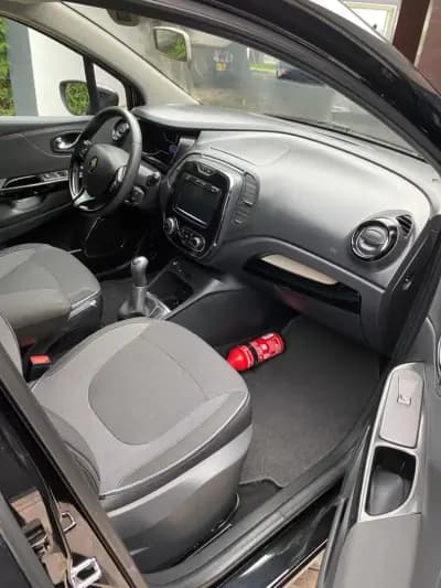 Sell Renault Captur 2014 - 10750 EUR, 114000 km - AUTO.MOTO.pt