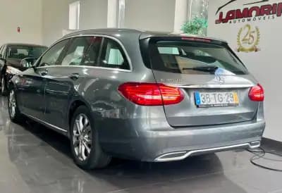 Vendo Mercedes-Benz C 300 2017 - 22999 EUR, 102000 km - AUTO.MOTO.pt