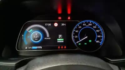 Sell Nissan Leaf 2018 - 17950 EUR, 108446 km - AUTO.MOTO.pt