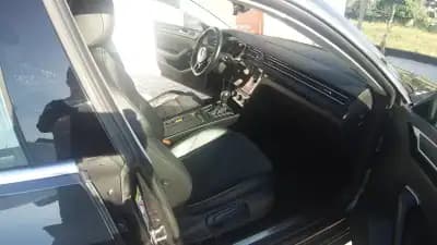 Vendo Volkswagen Arteon 2019 - 26650 EUR, 90000 km - AUTO.MOTO.pt