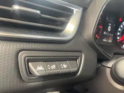 Vendo Renault Clio 2022 - 17899 EUR, 38000 km - AUTO.MOTO.pt