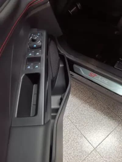 Vendo Ford Puma 2025 - 27500 EUR, 50 km - AUTO.MOTO.pt