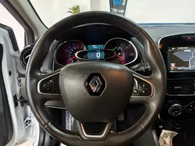 Vendo Renault Clio 2019 - 10990 EUR, 99000 km - AUTO.MOTO.pt