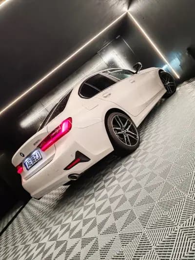 Vendo BMW 330e 2021 - 28750 EUR, 122142 km - AUTO.MOTO.pt