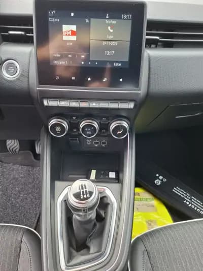 Sell Renault Clio 2021 - 17000 EUR, 58800 km - AUTO.MOTO.pt