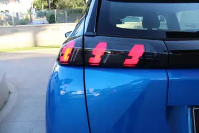 Vendo Peugeot 2008 2020 - 15990 EUR, 45500 km - AUTO.MOTO.pt