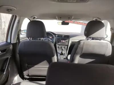 Vendo Volkswagen Golf 2018 - 15900 EUR, 106000 km - AUTO.MOTO.pt