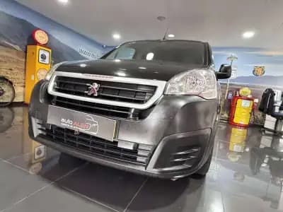 Vendo Peugeot Partner 2018 - 11250 EUR, 79000 km - AUTO.MOTO.pt