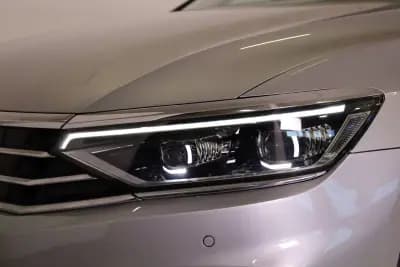 Vendo Volkswagen Passat Variant 2021 - 25990 EUR, 70682 km - AUTO.MOTO.pt