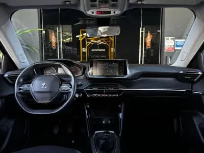 Vendo Peugeot 2008 2020 - 16990 EUR, 140450 km - AUTO.MOTO.pt